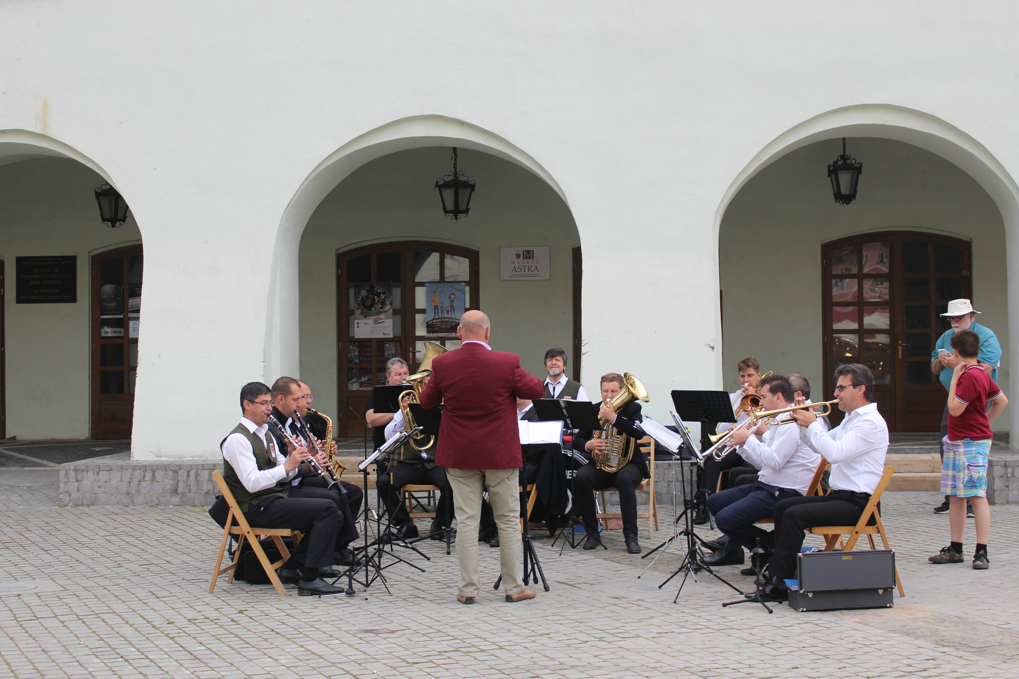 Klassisk koncert på en af Sibiu's mange pladser.